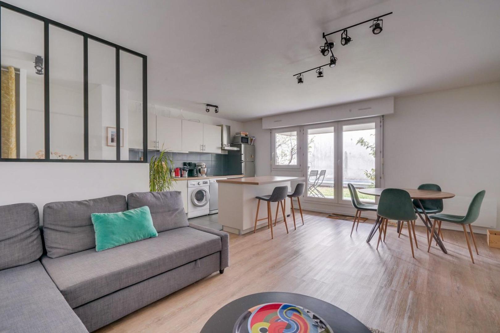 شقة Pleasant Flat In Bordeaux With Terrace And Parking المظهر الخارجي الصورة